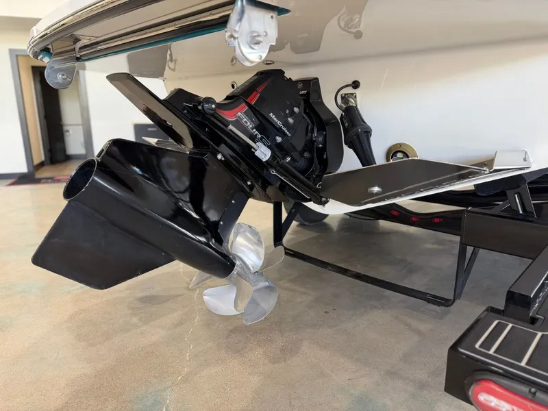 Slide: The Image of Close-up of the drive and propeller of a Sea Ray SLX 260 Surf boat. - 5
