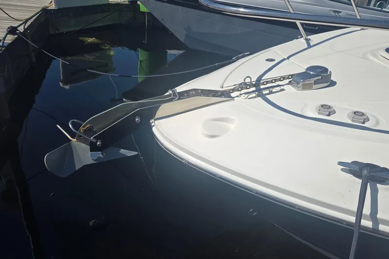 Slide: The Image of 2012 Sea Ray Sundancer 260 boat with anchor and winch system. - 25