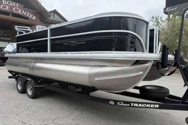 The Image of Sun Tracker Party Barge 20 DLX 2026 - undefined
