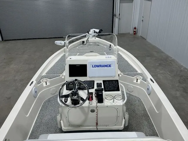 Slide: The Image of Skeeter SX210 2019 - 9