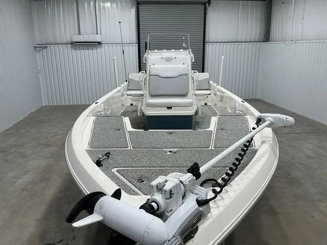 Slide: The Image of Skeeter SX210 2019 - 3