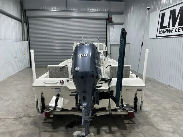 Slide: The Image of Skeeter SX210 2019 - 16
