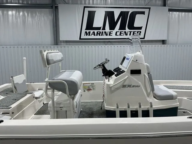 Slide: The Image of Skeeter SX210 2019 - 7