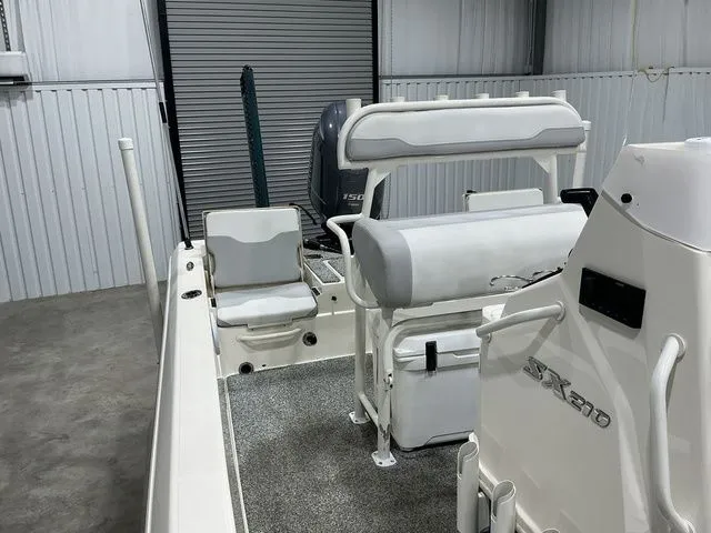 Slide: The Image of Skeeter SX210 2019 - 11