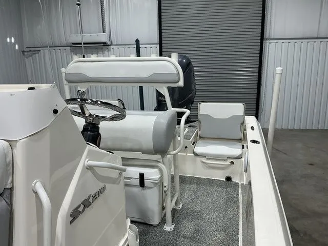 Slide: The Image of Skeeter SX210 2019 - 12