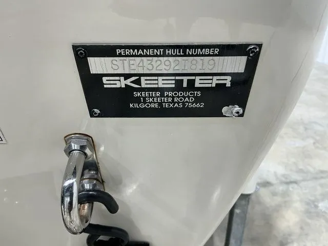 Slide: The Image of Skeeter SX210 2019 - 24