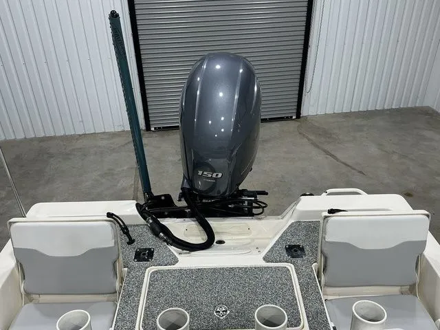 Slide: The Image of Skeeter SX210 2019 - 13