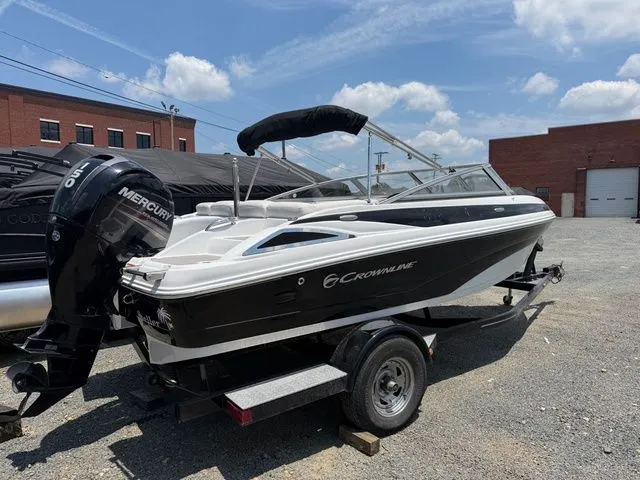 Slide: The Image of Crownline Boats 19 XS - 150 HP Mercury 2014 - 2