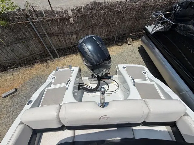 Slide: The Image of Crownline Boats 19 XS - 150 HP Mercury 2014 - 10