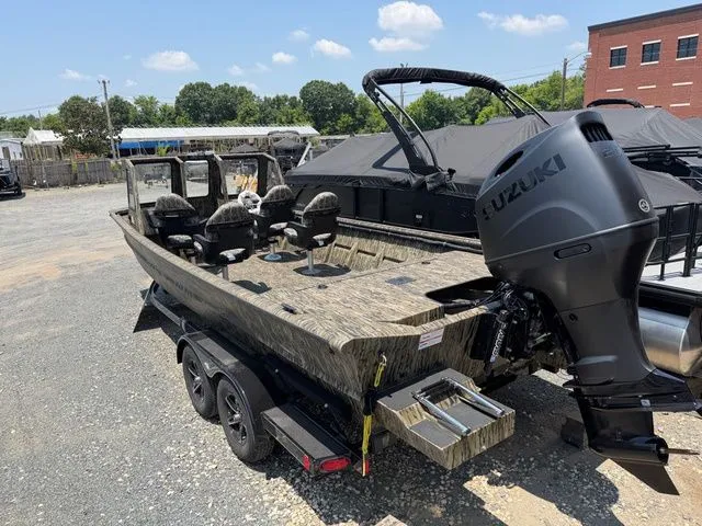 Slide: The Image of SeaArk 2272 MVT Flatcat - 200 Suzuki 2027 - 3