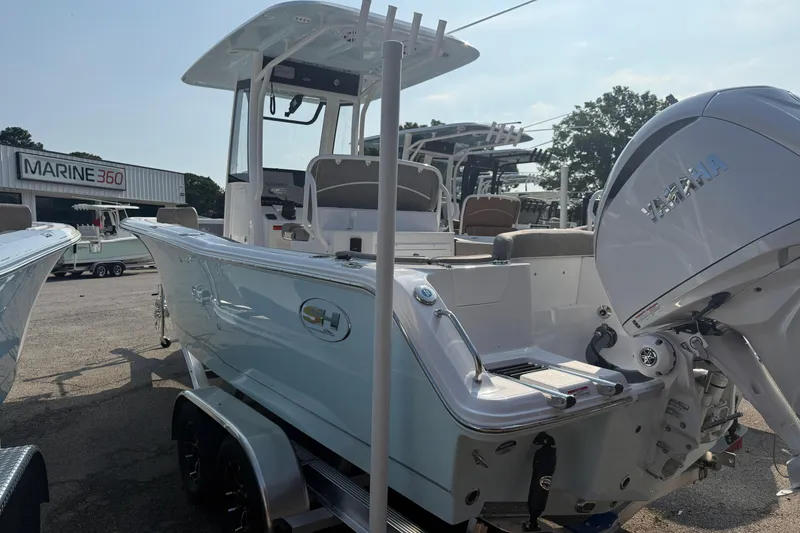 Slide: The Image of 2027 Sea Hunt Ultra 245 SE boat with Yamaha engine at Marine 360 dealership. - 3