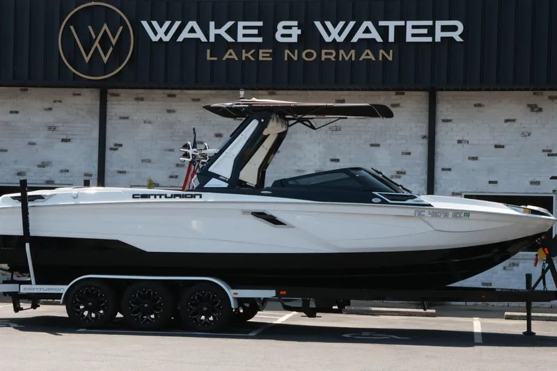 Slide: The Image of 2022 Centurion Ri265 boat at Wake & Water Lake Norman dealership. - 0