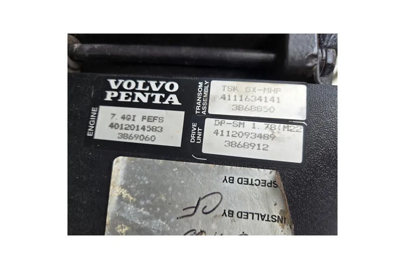 Slide: The Image of Label on Volvo Penta engine component for Cobalt 246, 2000 model. - 37