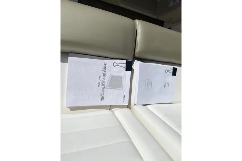 Slide: The Image of Manuals on a Sea Ray Sundancer 310 boat seat, 2007 model. - 7