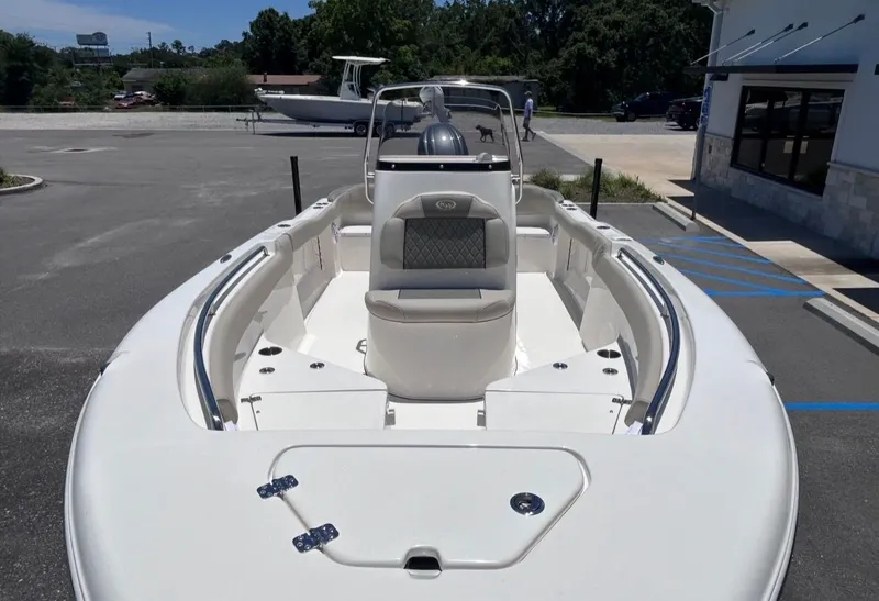 Slide: The Image of Key West 203 FS 2026: Sleek design with spacious cockpit and comfortable seating. - 9