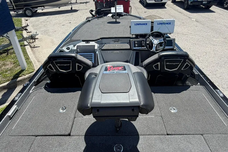 Slide: The Image of 2023 Ranger Z521R boat interior with Lowrance electronics and steering wheel. - 15