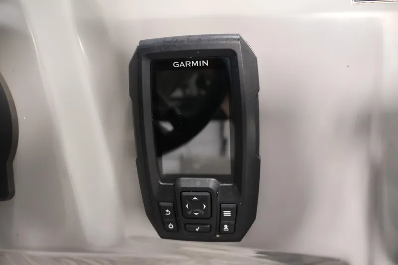 Slide: The Image of Garmin device on 2023 Bennington SV 22 Quad Bench boat dashboard. - 24