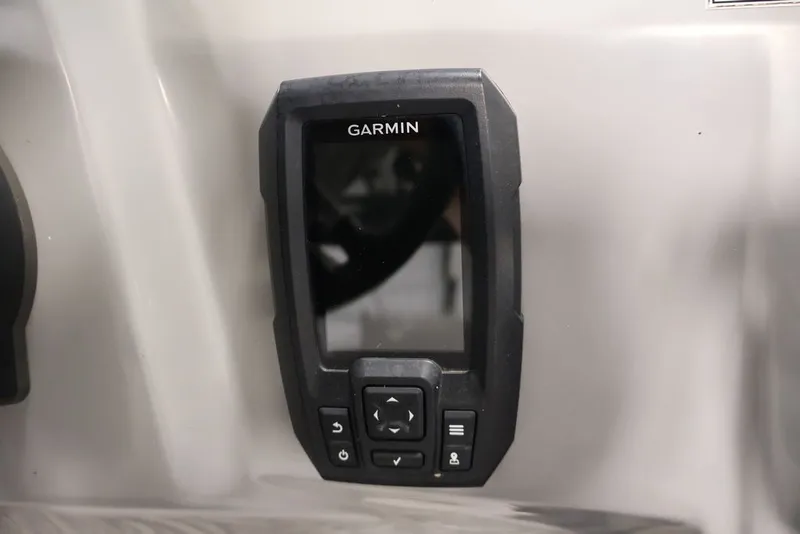 Slide: The Image of Garmin device on 2023 Bennington SV 22 Quad Bench boat dashboard. - 28