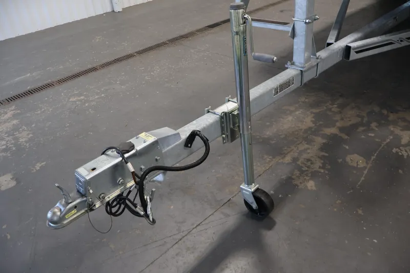 Slide: The Image of Trailer hitch and jack stand for 2023 Bennington SV 22 Quad Bench boat. - 39