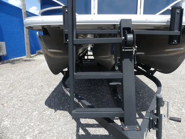 Slide: The Image of Sun Tracker Party Barge 22 XP3 2022 - 11