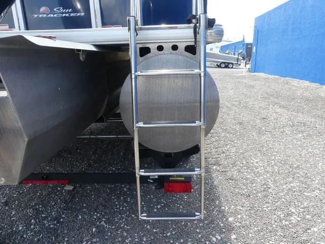 Slide: The Image of Sun Tracker Party Barge 22 XP3 2022 - 36