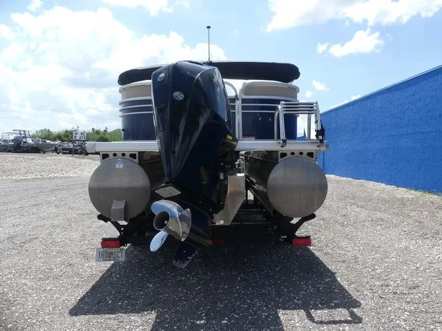 Slide: The Image of Sun Tracker Party Barge 22 XP3 2022 - 5