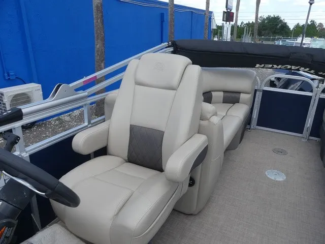 Slide: The Image of Sun Tracker Party Barge 22 XP3 2022 - 20