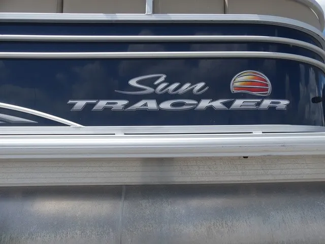 Slide: The Image of Sun Tracker Party Barge 22 XP3 2022 - 7