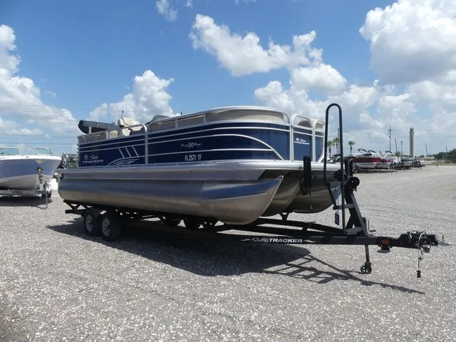 Slide: The Image of Sun Tracker Party Barge 22 XP3 2022 - 3