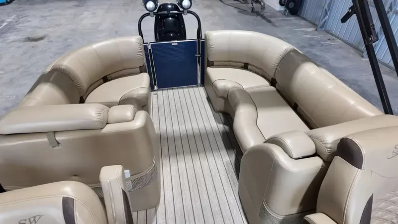 Slide: The Image of Silver Wave 230 Island CLS 2019 - 51