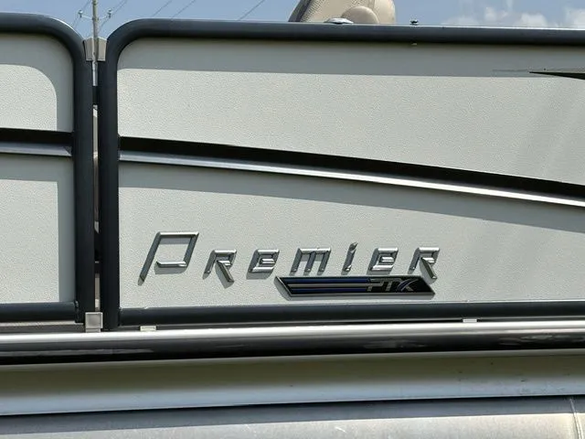 Slide: The Image of Premier 250 Solaris RL 2020 - 5