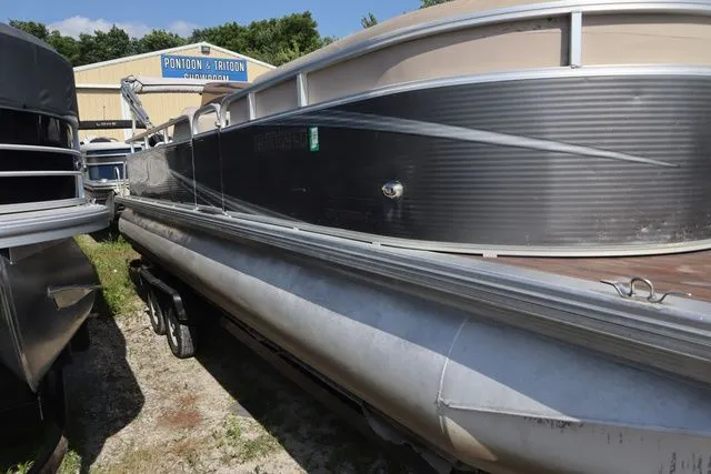 Slide: The Image of Avalon Venture CR 2585 2019 - 7