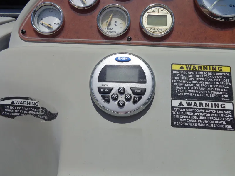 Slide: The Image of Bayliner 245 Cruiser 2007 - 30