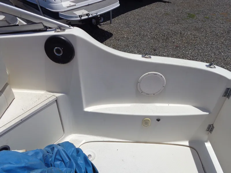 Slide: The Image of Bayliner 245 Cruiser 2007 - 21