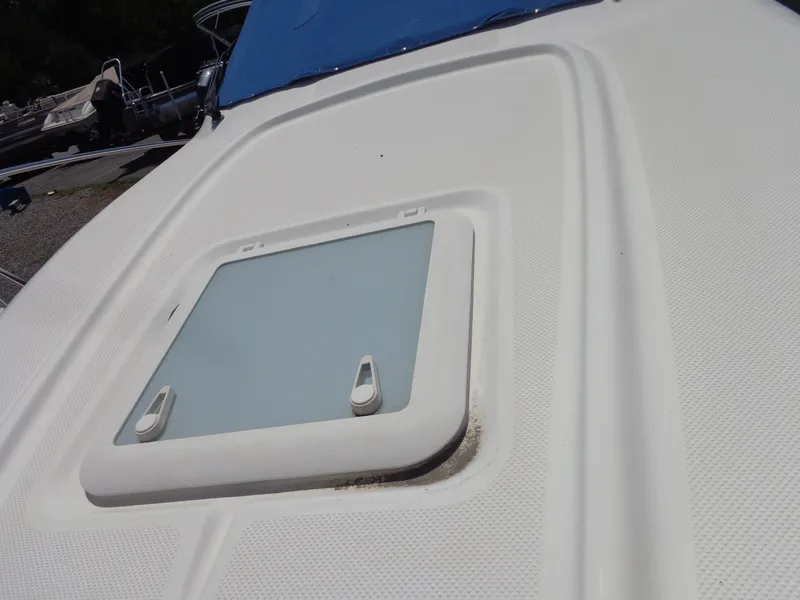 Slide: The Image of Bayliner 245 Cruiser 2007 - 10