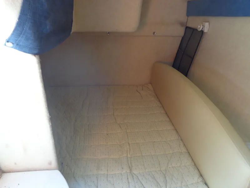 Slide: The Image of Bayliner 245 Cruiser 2007 - 50