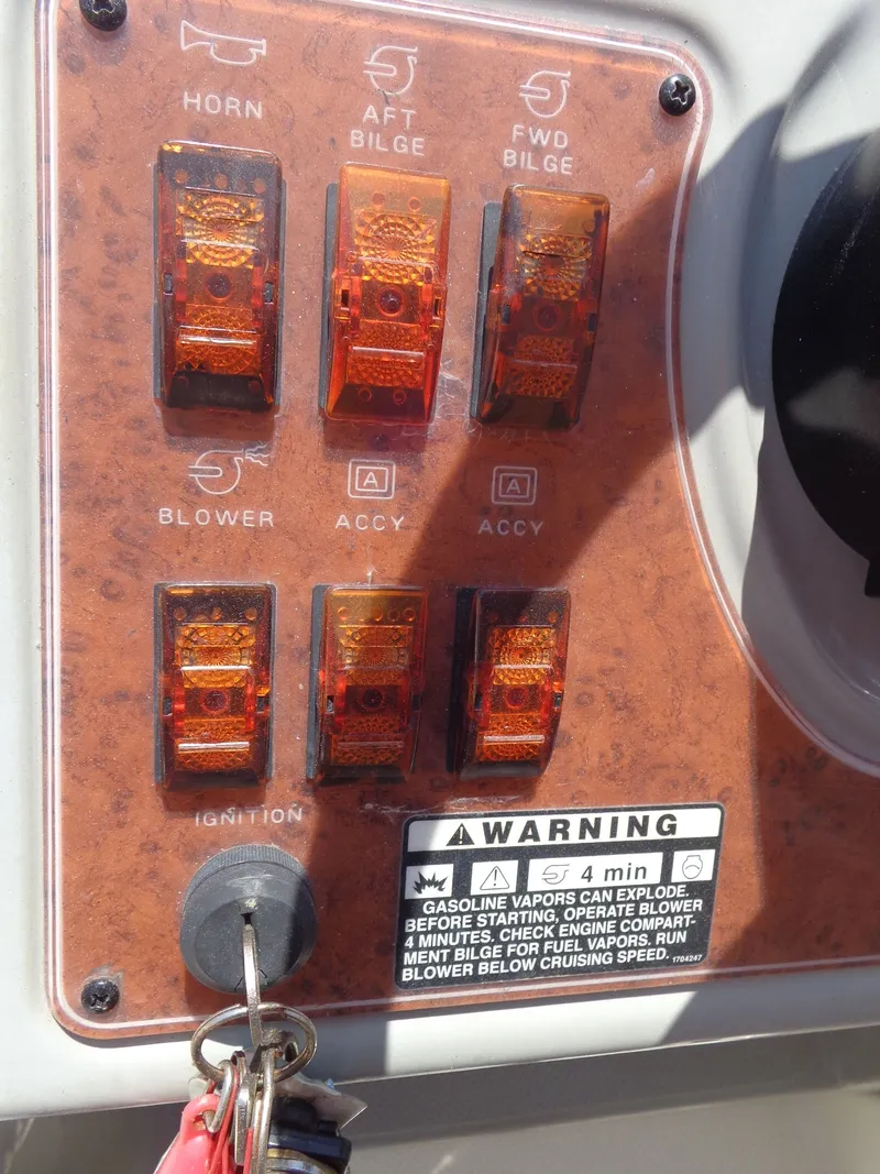 Slide: The Image of Bayliner 245 Cruiser 2007 - 32