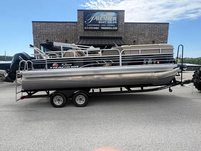 The Image of Sun Tracker 20 DLX Sport Fish 2023 - 1