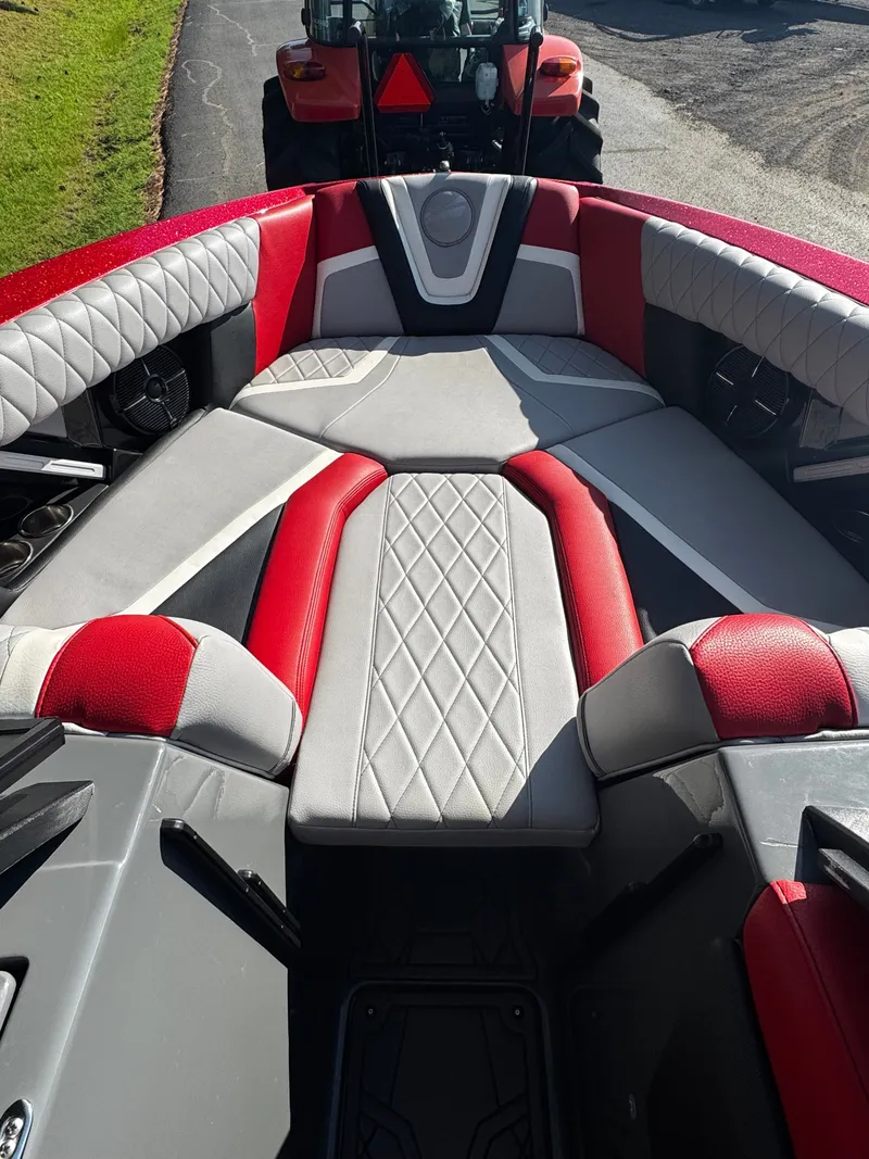 Slide: The Image of Tigé 25ZX 2022 - 3