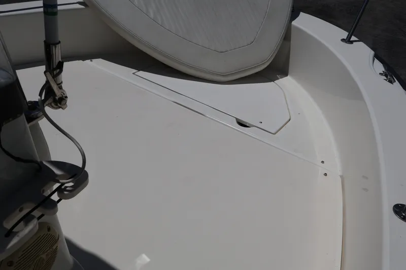 Slide: The Image of 2007 Boston Whaler 180 Dauntless boat deck with seating and equipment. - 32