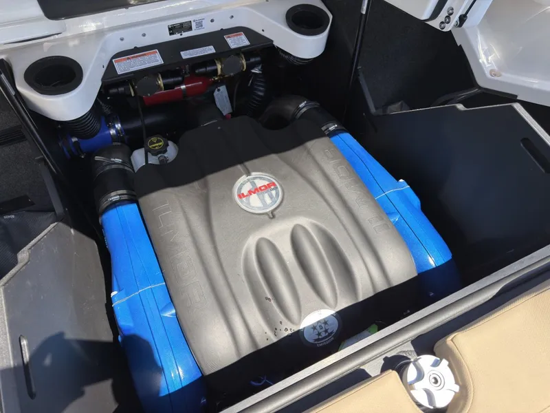 Slide: The Image of MasterCraft X24 2025 - 18