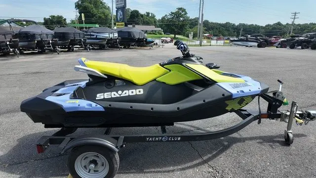 Slide: The Image of Sea-Doo Spark for 3 2024 - 6