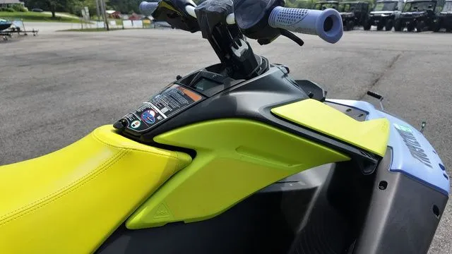 Slide: The Image of Sea-Doo Spark for 3 2024 - 14