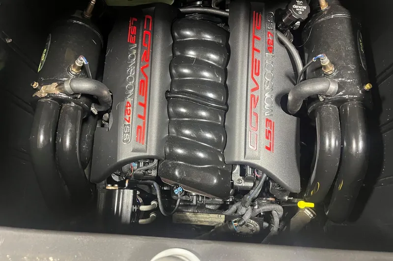 Slide: The Image of 2015 Malibu Wakesetter 24 MXZ engine, Corvette LS3 Monsoon 427, detailed view. - 5
