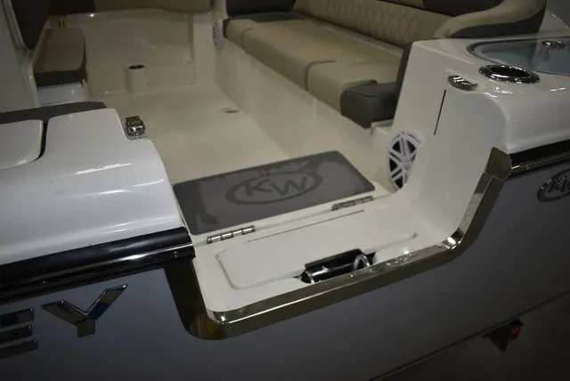Slide: The Image of Key West Boats 263 FS 2026 - 28