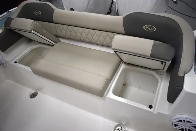 Slide: The Image of Key West Boats 263 FS 2026 - 40