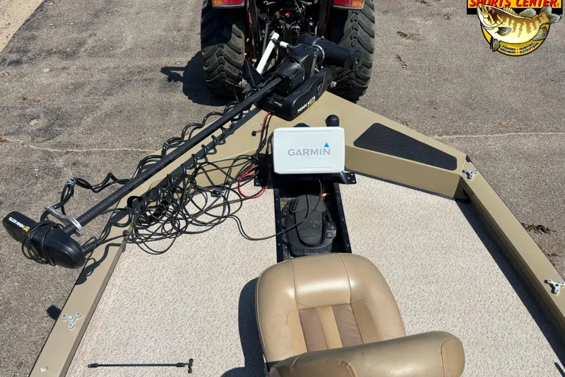 Slide: The Image of 2021 G3 Sportsman 1810 boat with Garmin navigation and Minn Kota trolling motor. - 9