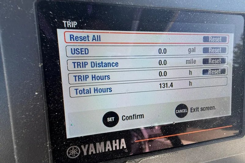Slide: The Image of Yamaha display showing trip data for 2022 Robalo R200 Center Console boat. - 15