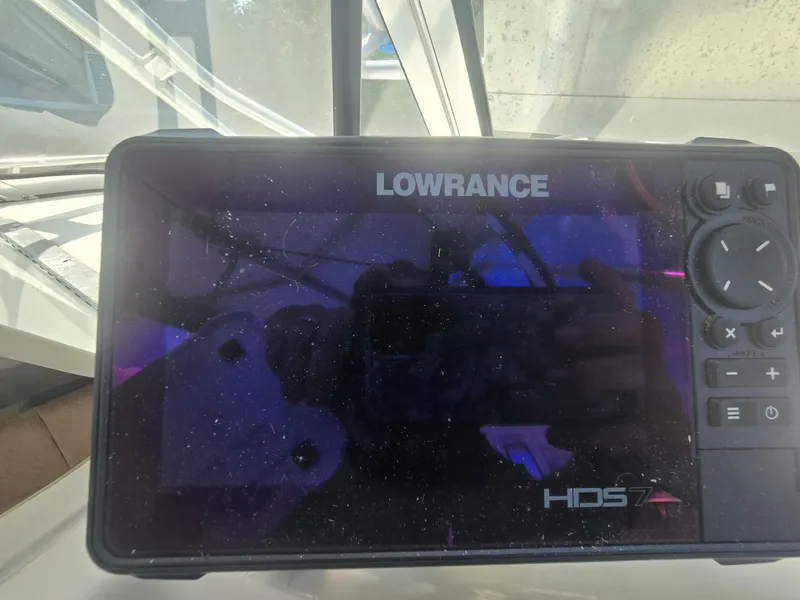 Slide: The Image of Sea Fox 236 WA with second station - 14