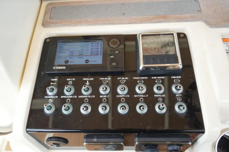 Slide: The Image of Control panel of a 2016 Chris-Craft Catalina 34 boat with Yamaha display. - 22